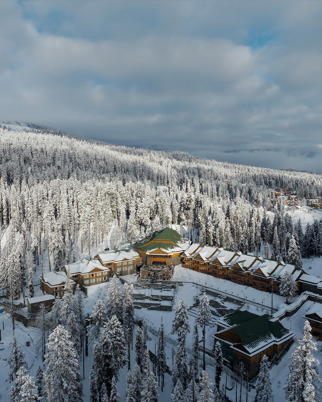 He Khyber Himalayan Resort Spa